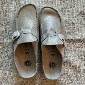 NWOT Birkenstock Silver Clogs